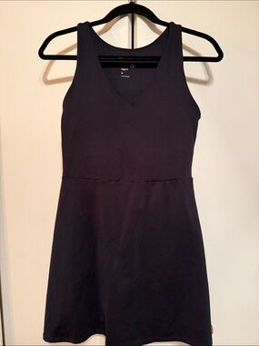Gap Women’s Black Sleeveless V-Neck Workout Dress